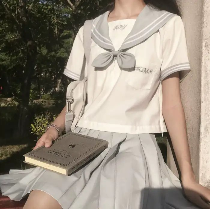 毛衣女郎